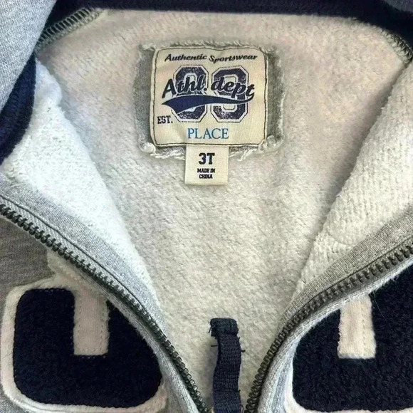 The Children's Place - full zip hoodie. Size 3T - Picture 3 of 4